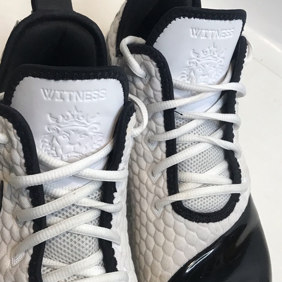 Lebron Witness III Nike B&W black/white Men's Sz 11 - Picture 16 of 16